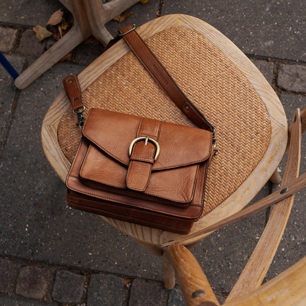 RE:DESIGNED Neko Skuldertaske Walnut