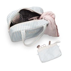�ben Karen Blue Stripes toilettaske med h�rb�rste og plejeprodukter samt matchende kosmetikpung med makeup
