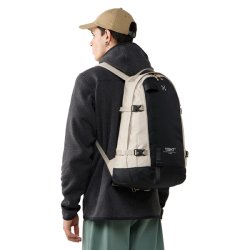 Hagl�fs Tight Large Rygs�k True Black/Chalk Beige