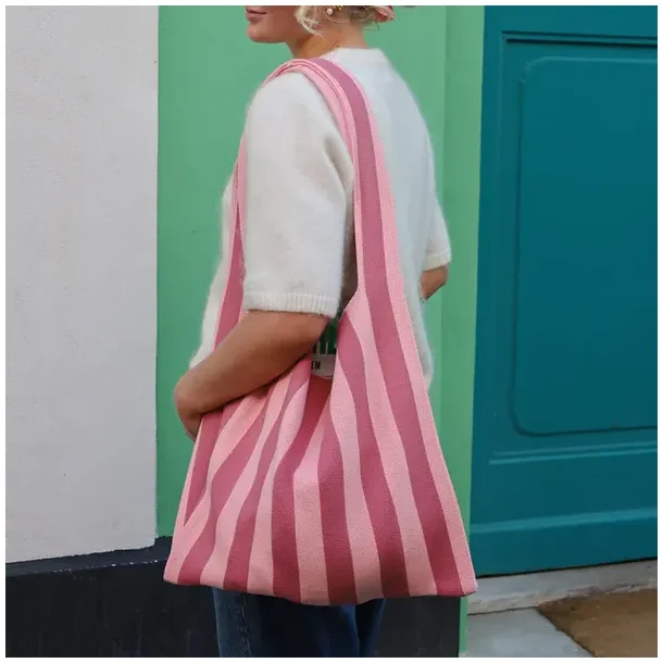 By St�r Olivia Taske Rosa/M�rk Rosa