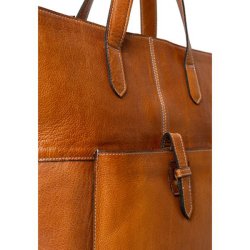 Detalje af l�der og syninger p� Layla arbejdstaske Burned Tan