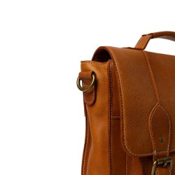 Detalje af ring og l�der p� ReDesigned Melia Crossbody Medium burned tan