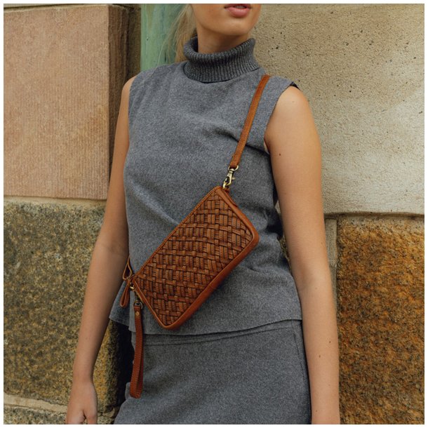 RE:DESIGNED Mika Small Skuldertaske Tan