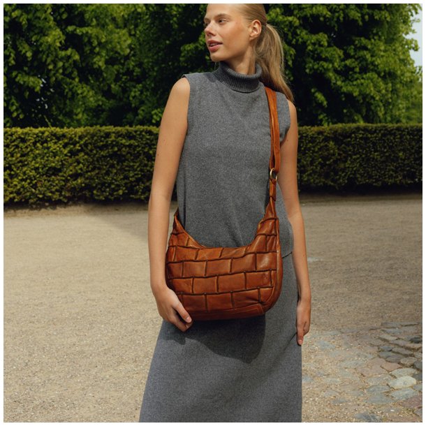 RE:DESIGNED Margo Small  Skuldertaske Tan