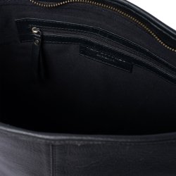 RE:DESIGNED Nomi Black med rummeligt hovedrum og indvendig lynl�slomme