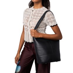 RE:DESIGNED Nomi Black sort l�dertaske b�ret over skulderen