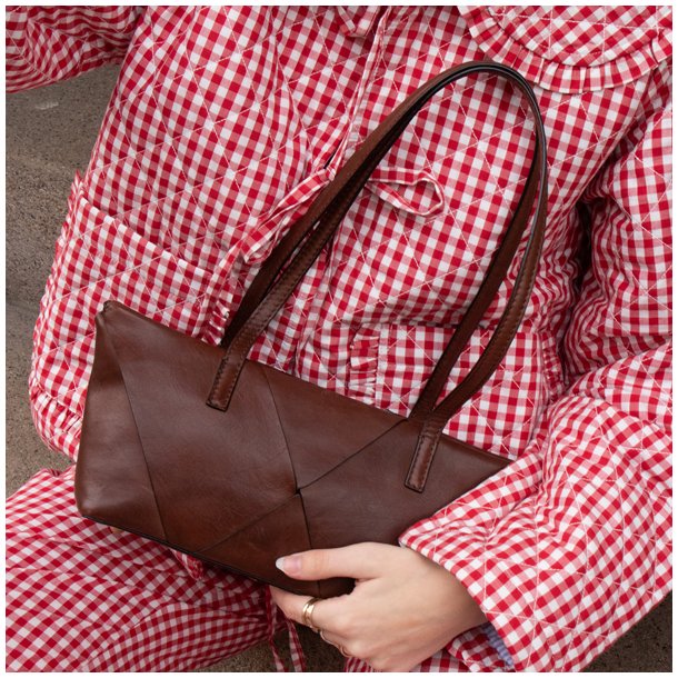 RE:DESIGNED Olia Small Skuldertaske Brun