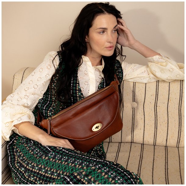 RE:DESIGNED Saya Bumbag Cognac