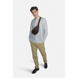 Adax Catania Henrik bumbag dark brown l�der b�ltetaske p� model