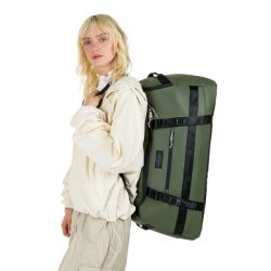 Eastpak Duffel Pack M Tarp Forest b�ret som rygs�k