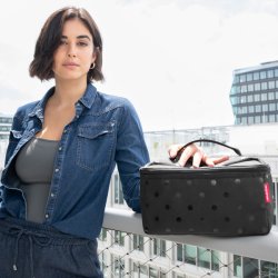 Reisenthel beautycase i sort med prikker brugt i hverdagsmilj�