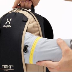 Hagl�fs Tight X-Small Rygs�k True Black/Sand 3381534P2005