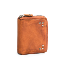 Cognacfarvet pung i skind med lynls og nitter – frontbillede