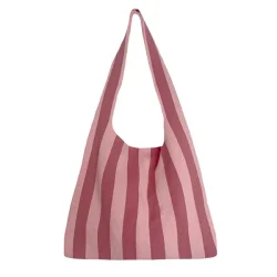 By St�r Olivia Taske Rosa/M�rk Rosa