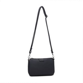 Forfra af tasken i navy med skulderrem