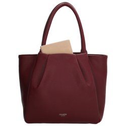 Charm London Lyon bordeaux skuldertaske med beige notesbog placeret i tasken, som viser den rummelige �bning.