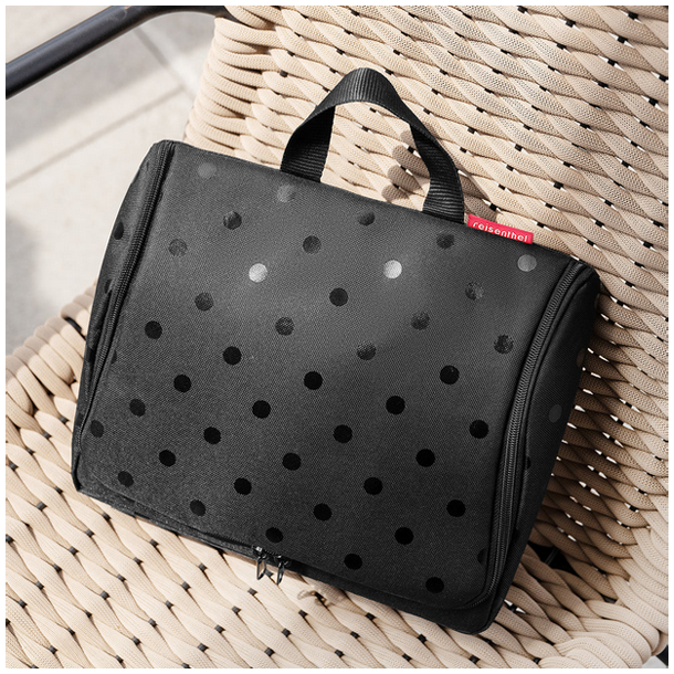 Reisenthel Toilettaske Glossy Dots Black