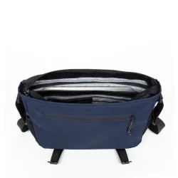 Eastpak Courier Pro skuldertaske navy set oppefra med organiseret indretning