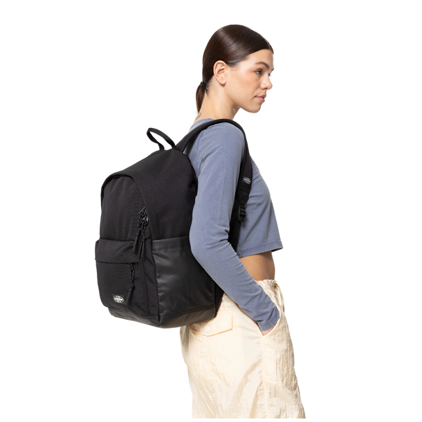 Eastpak Icon Pak&rsquo;r sort b�ret som rygs�k af model