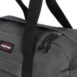 Eastpak Stand Cabin sort denim detalje med lynl�se og Eastpak logo