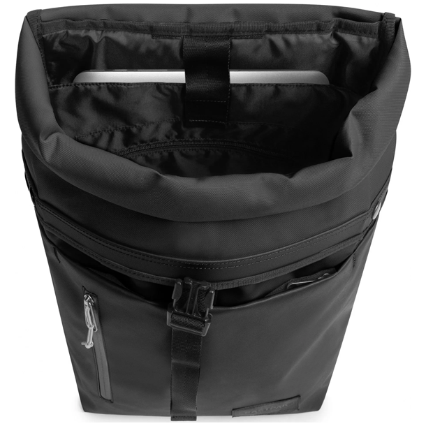 Eastpak Up Roll Tarp sort med �bent hovedrum og laptoplomme