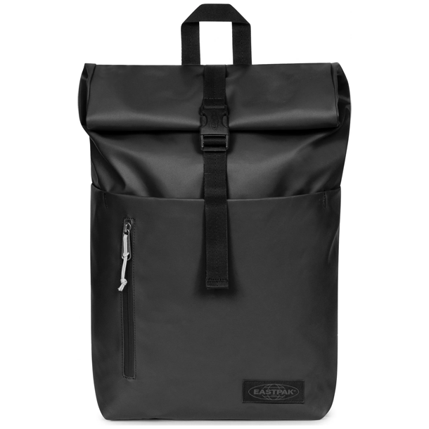 Eastpak Up Roll Tarp sort set forfra som minimalistisk roll-top rygs�k