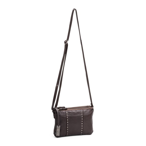 Mrkebrun clutch i skind med skulderrem og nitter foran