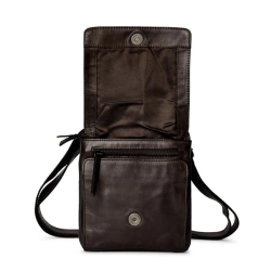 Pia Ries lille crossover i Brun