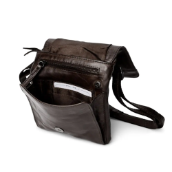 Pia Ries lille crossover i Brun