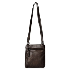 Pia Ries lille crossover i Brun