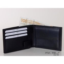 Pia Ries pung i kalveskind til mange kort